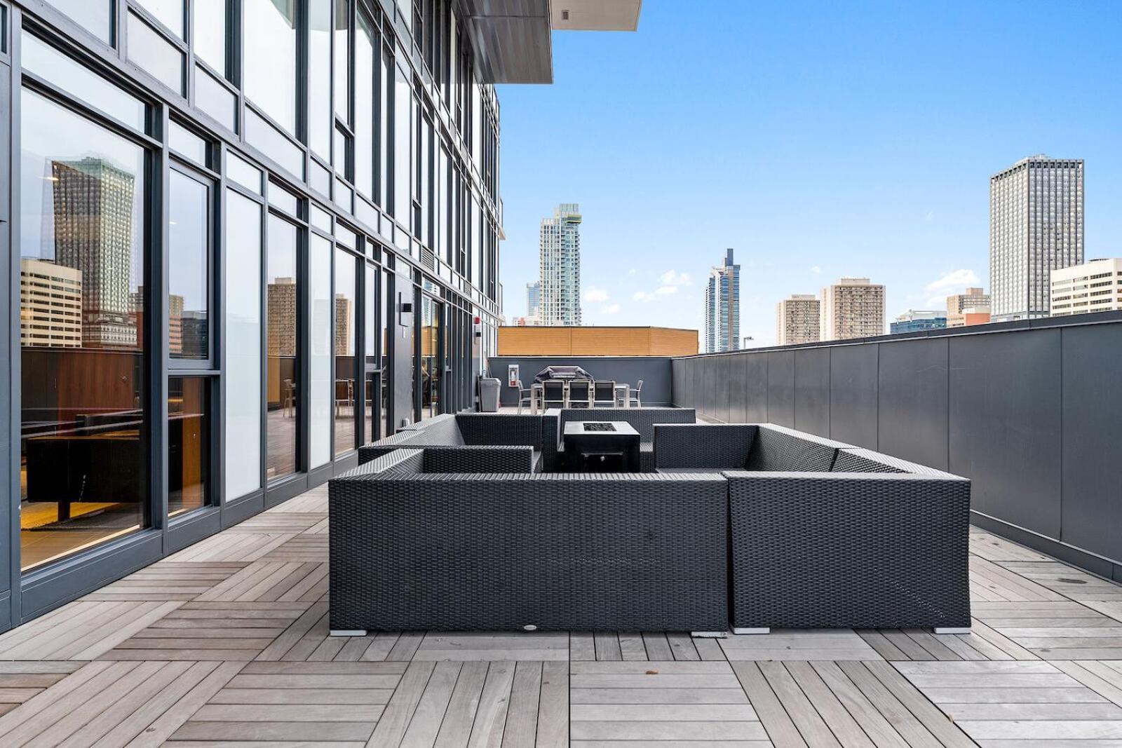 Luxury Dt, 2 Bedroom Deal, Private Balcony, Full Kitchen, Gym - Free Parking カルガリー エクステリア 写真